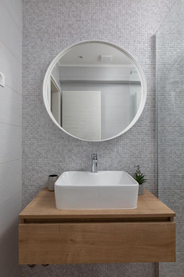 Ivmalu Apartments Tucepi Bagian luar foto