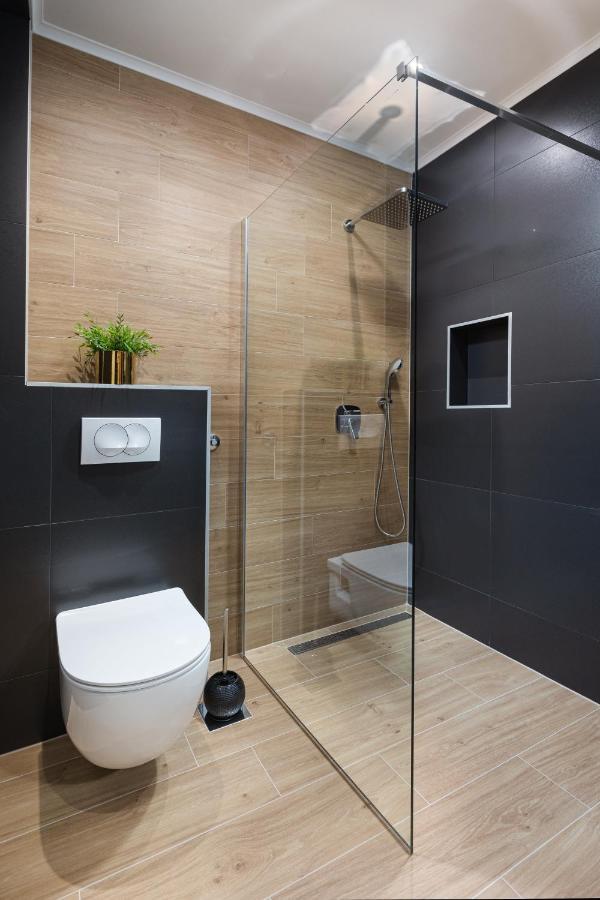 Ivmalu Apartments Tucepi Bagian luar foto