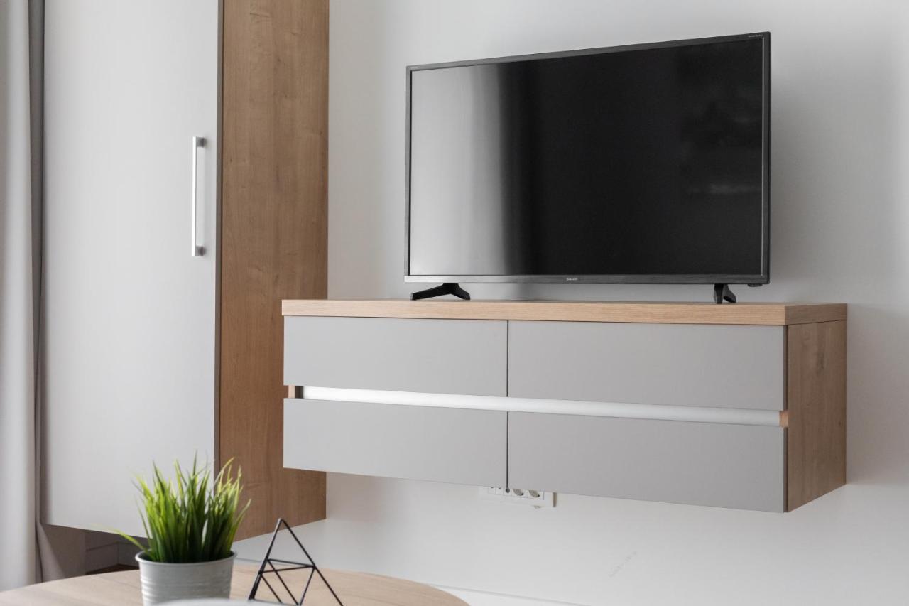 Ivmalu Apartments Tucepi Bagian luar foto