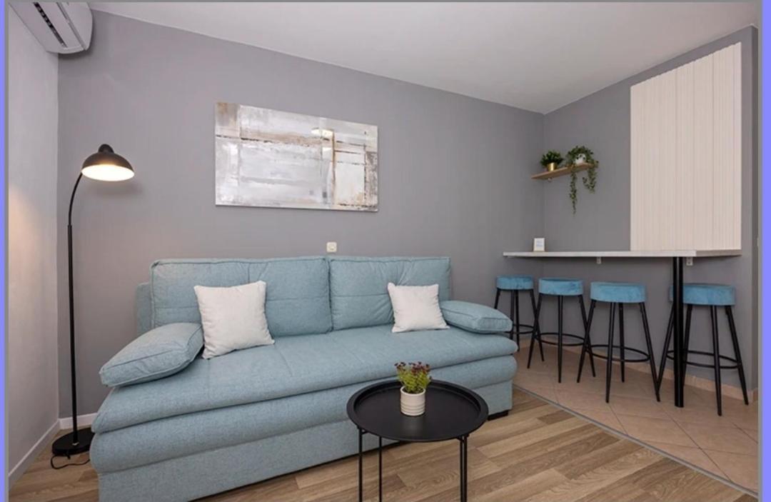 Ivmalu Apartments Tucepi Bagian luar foto