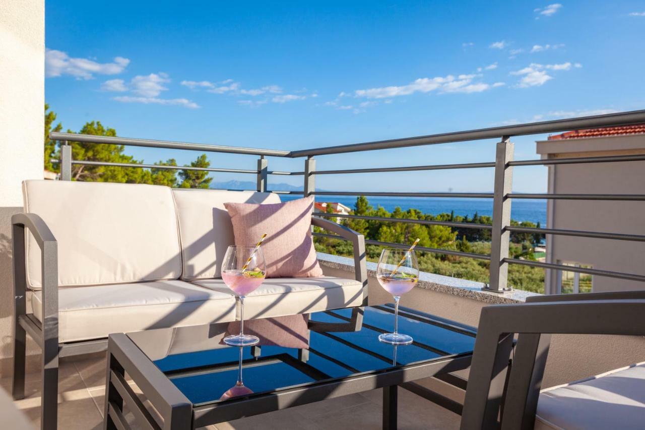 Ivmalu Apartments Tucepi Bagian luar foto